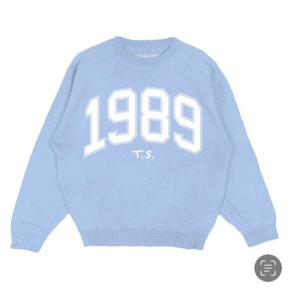 Taylor Swift 1989 Graphic Sweatshirt Light Blue Crewneck Long Sleeve Tee Top S - Picture 1 of 9